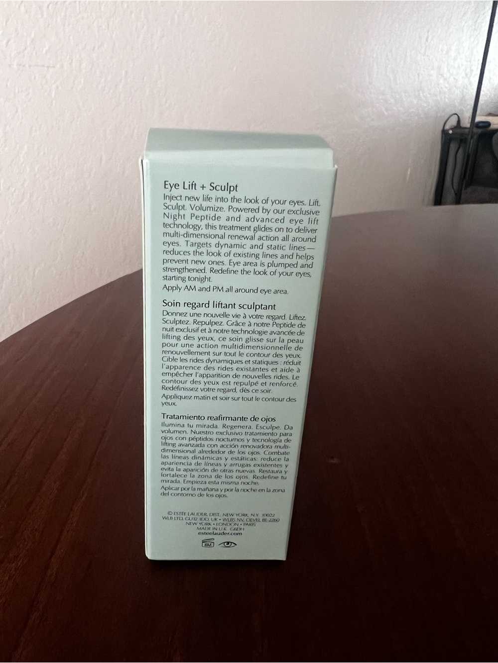 Estee Lauder Advanced Night Repair Eye Lift + Sculpt - Picture 2 of 4